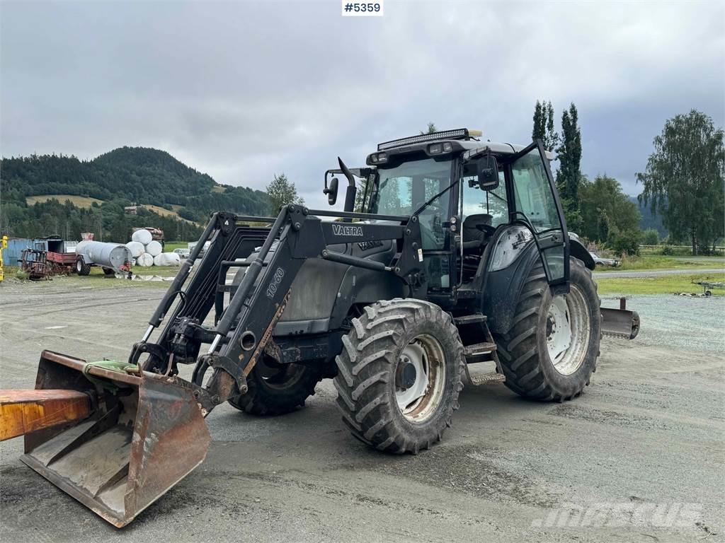Valtra M120-4 曳引機