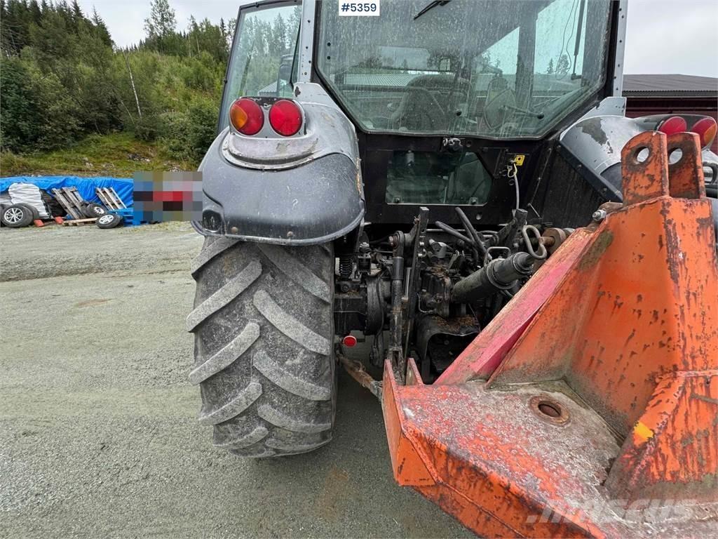 Valtra M120-4 曳引機