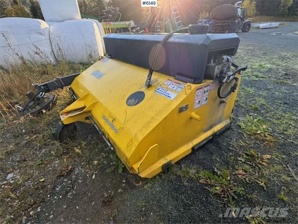 Vama Frontkost 牽引式噴霧機