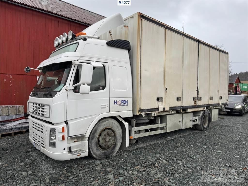 Volvo FM9 貨箱式卡車