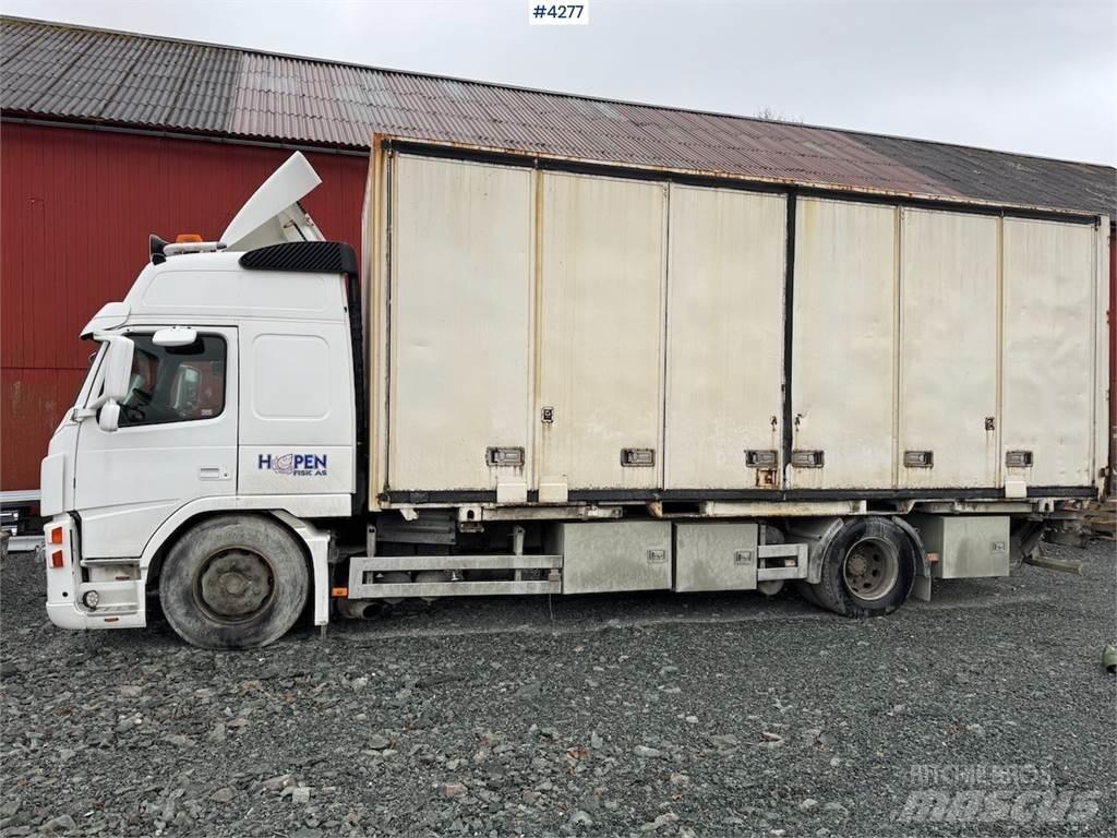 Volvo FM9 貨箱式卡車