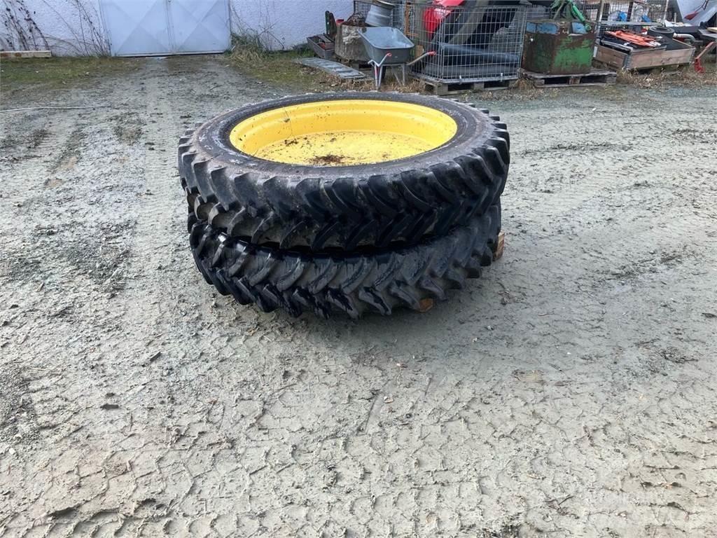  12.4 R 42 其他農業機械