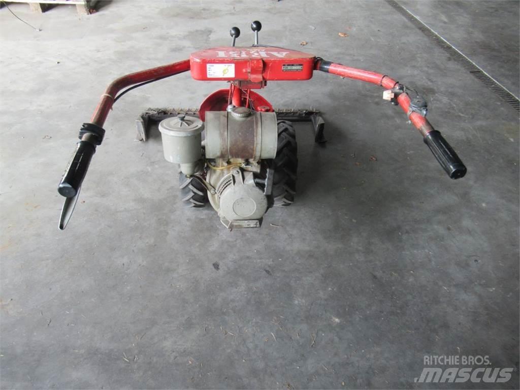 Aebi AM 9 騎乘式割草機