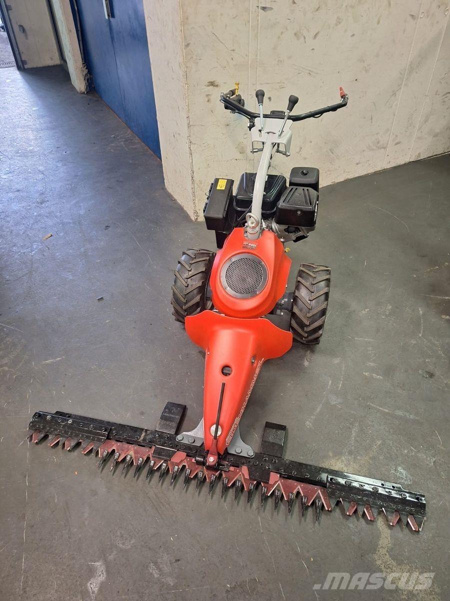 Aebi CC 110 騎乘式割草機