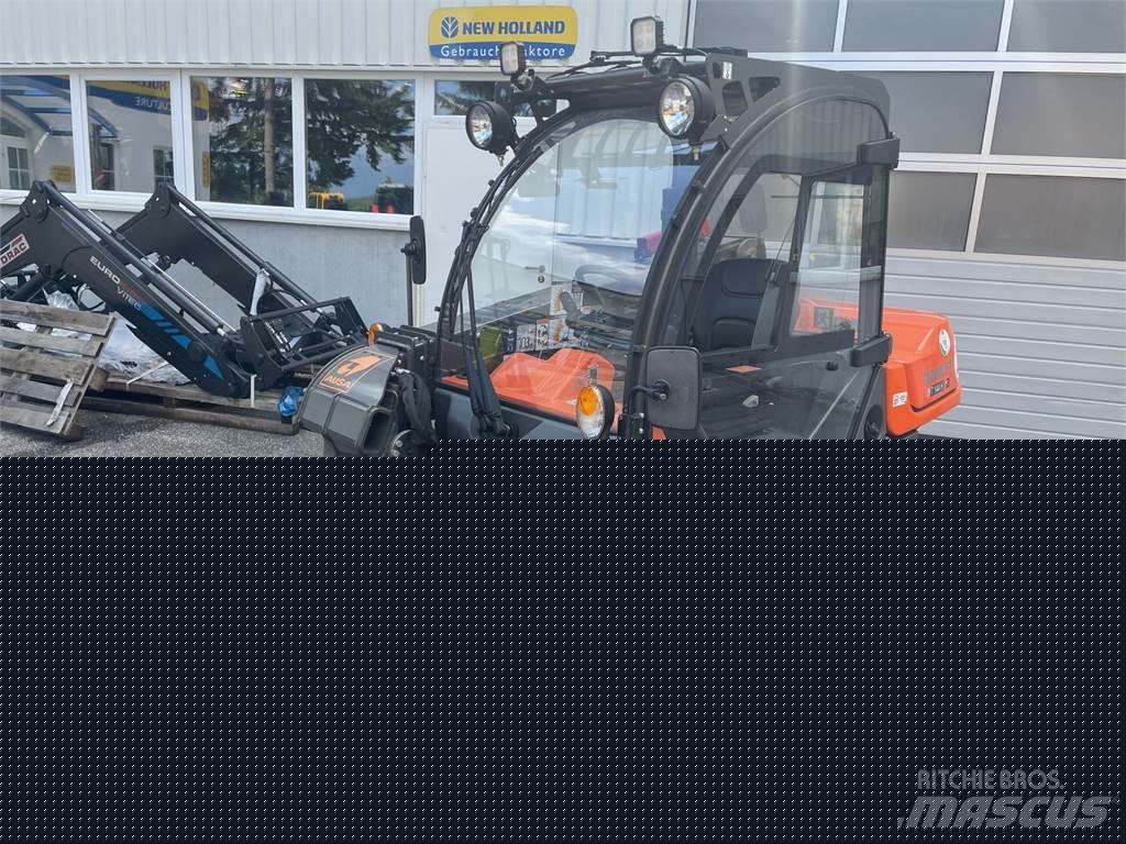 Ausa T144H 伸縮臂操作車