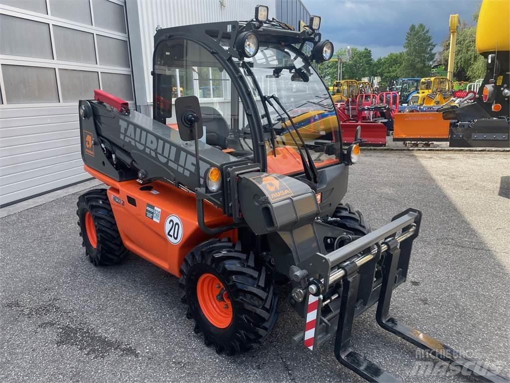 Ausa T144H 伸縮臂操作車