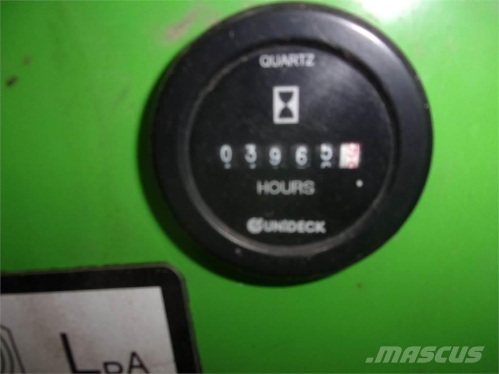 Avant 420 前端裝載機和挖掘機