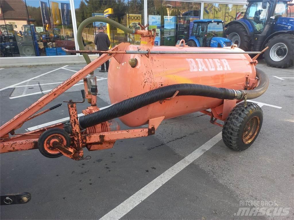 Bauer 1700 水肥車
