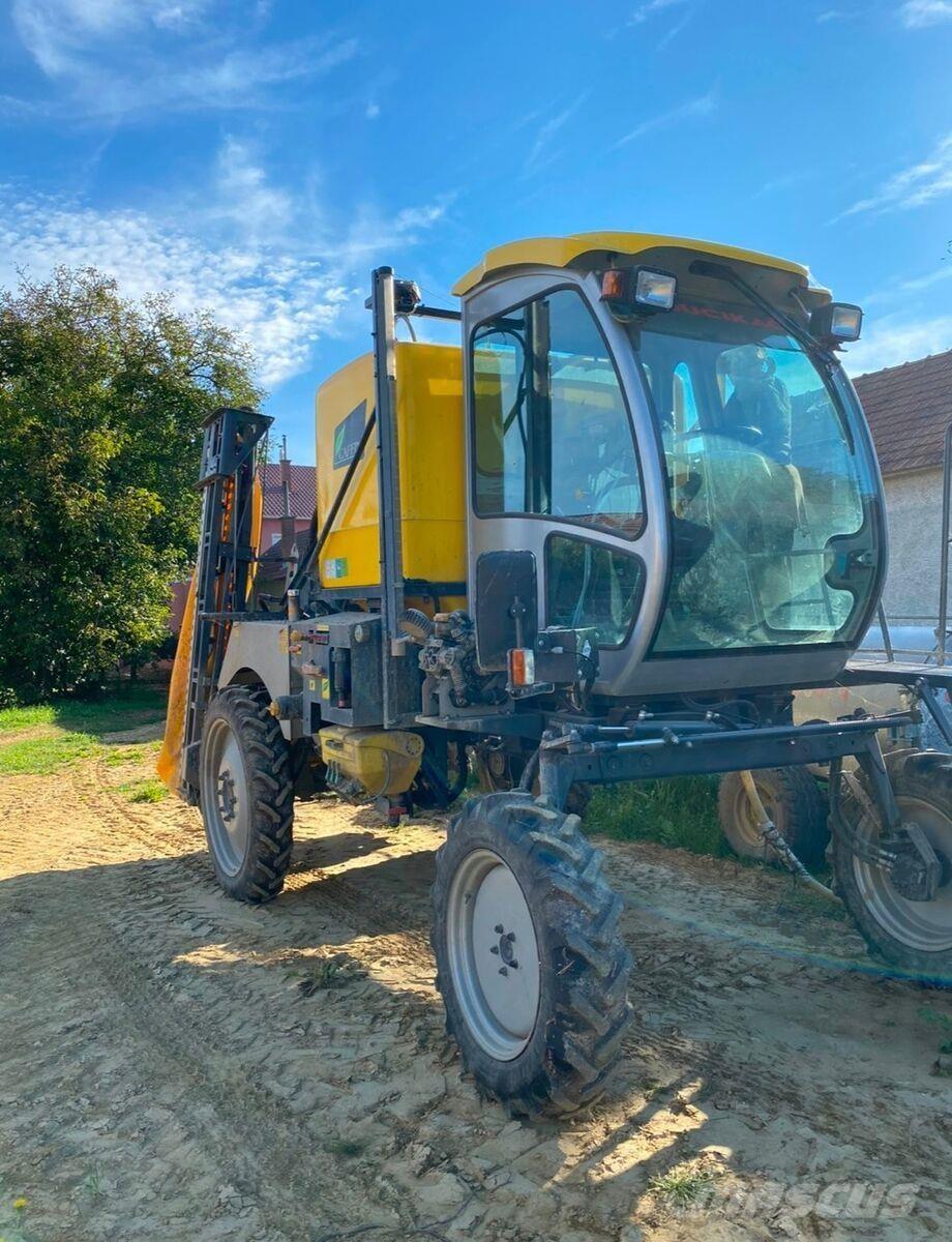 Caffini 2500 牽引式噴霧機