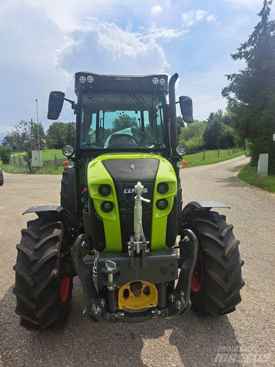 CLAAS Nexos 240 XL 曳引機