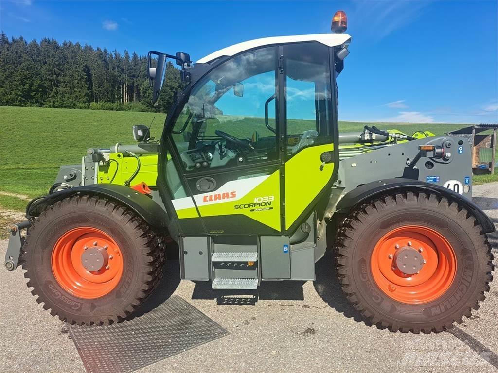 CLAAS Scorpion 1033 伸縮臂操作車