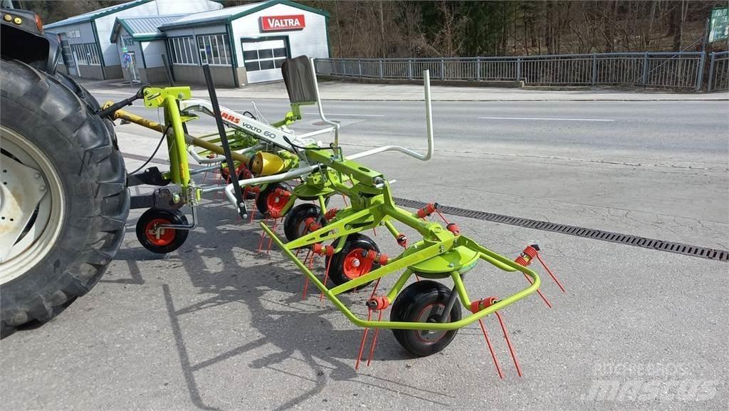 CLAAS Volto 60 耙與翻草機