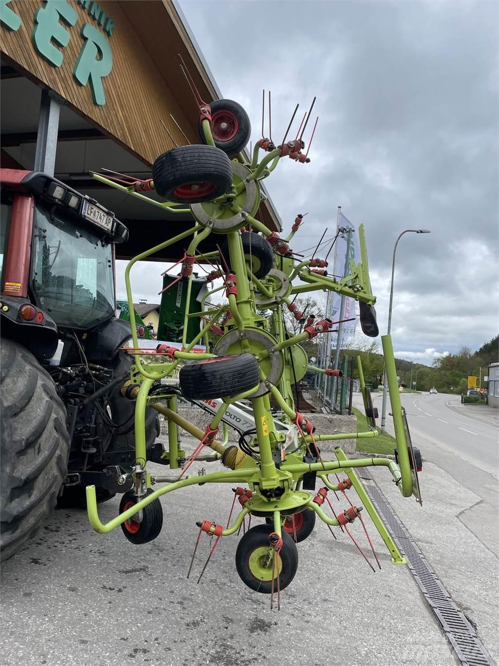 CLAAS VOLTO 77 耙與翻草機