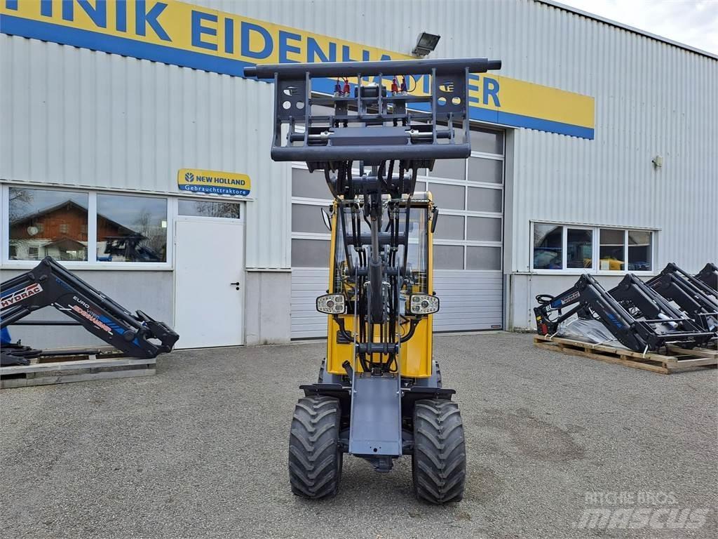 Eurotrac W 11 前端裝載機和挖掘機