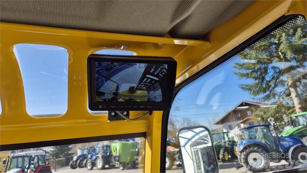Eurotrac W12 s 前端裝載機和挖掘機