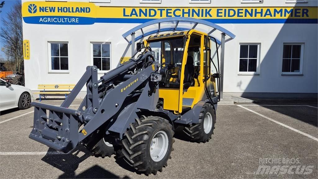Eurotrac W12 s 前端裝載機和挖掘機