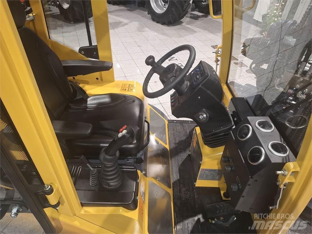 Eurotrac W12S 前端裝載機和挖掘機