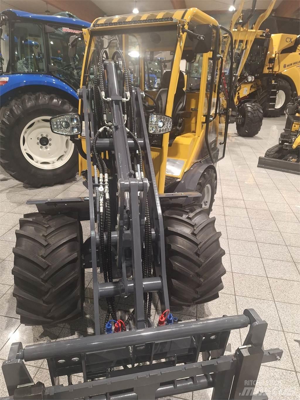 Eurotrac W12S 前端裝載機和挖掘機