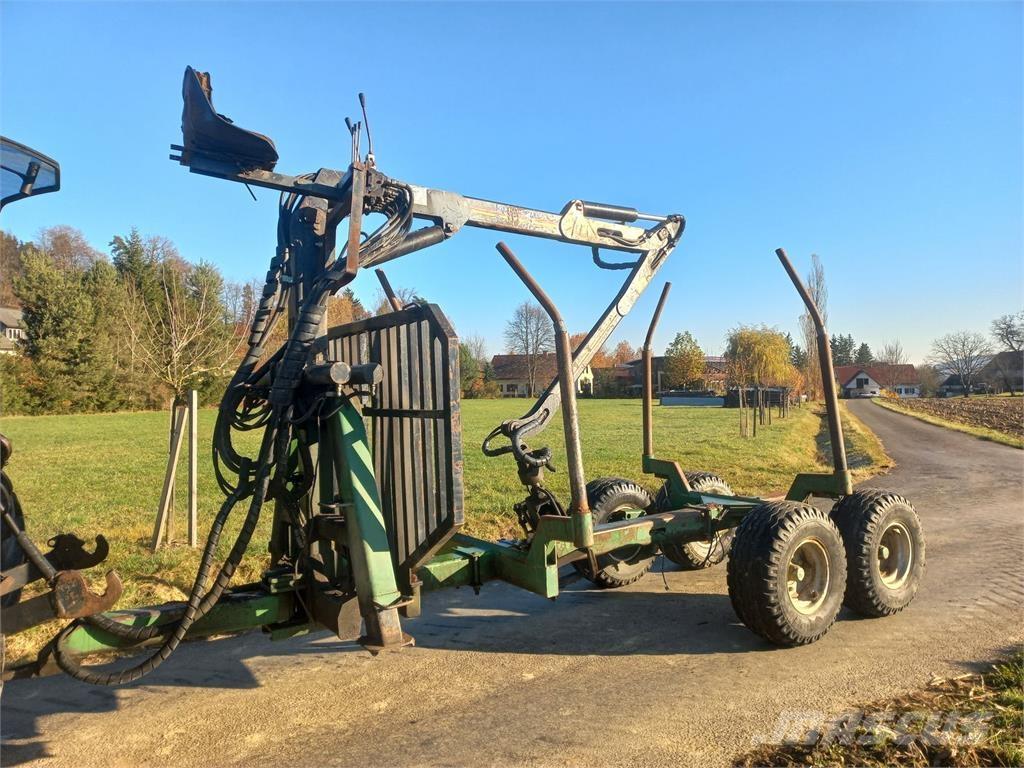 Farma 6to 林業拖車