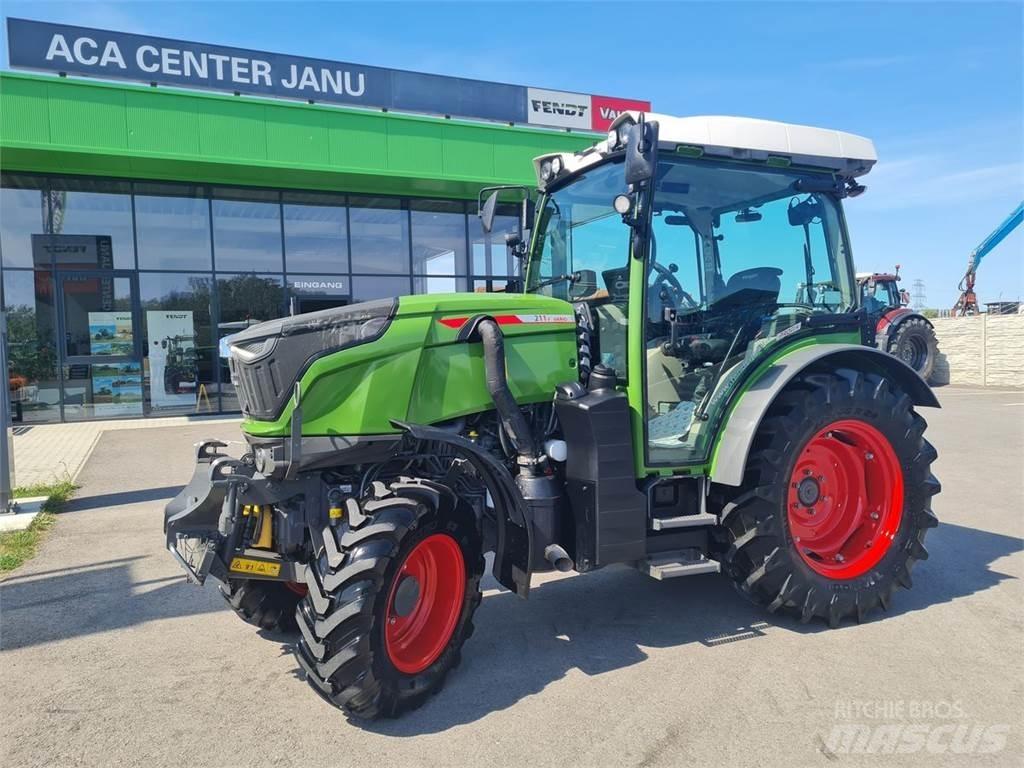 Fendt 211 Vario F 曳引機