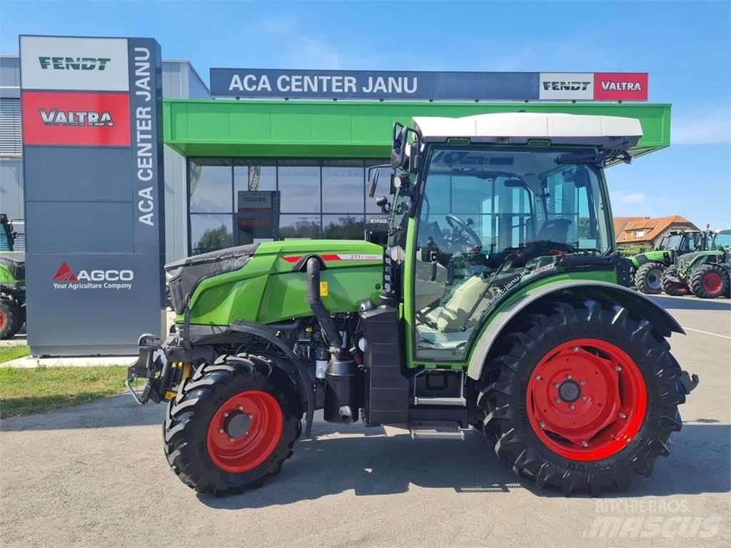 Fendt 211 Vario F 曳引機