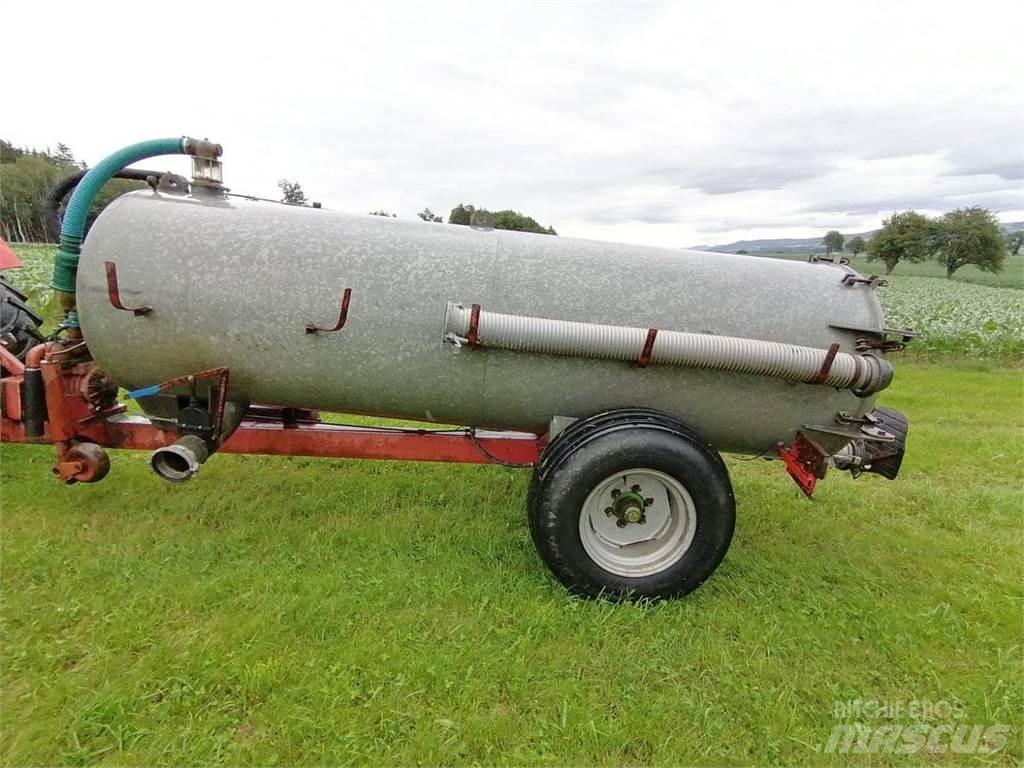  Güllefass 水肥車