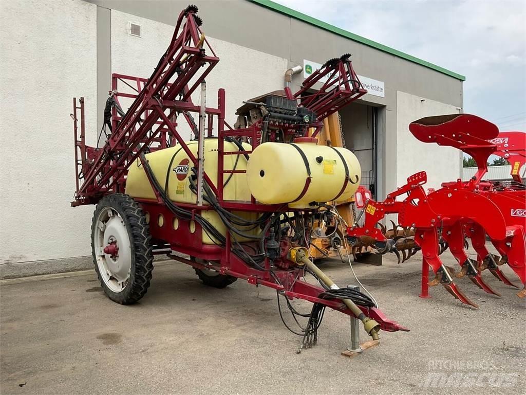 Hardi Commander 牽引式噴霧機