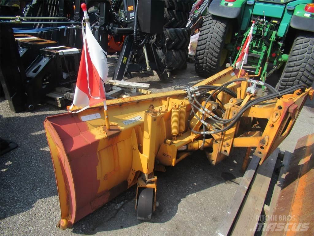 Hauer SK 2800 刮雪板和犁