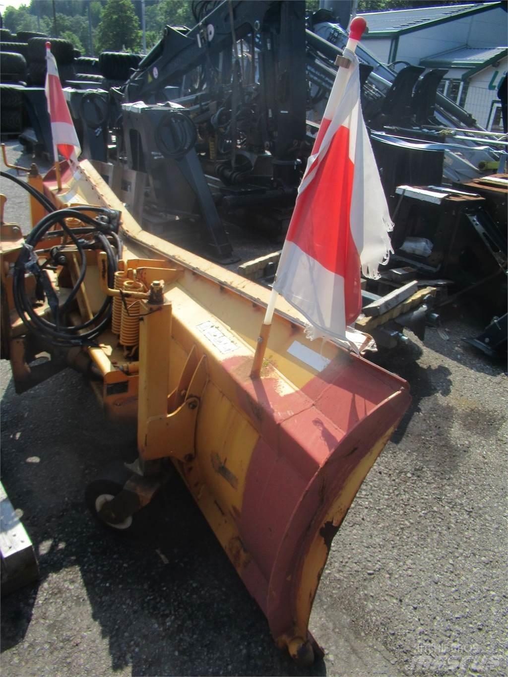 Hauer SK 2800 刮雪板和犁