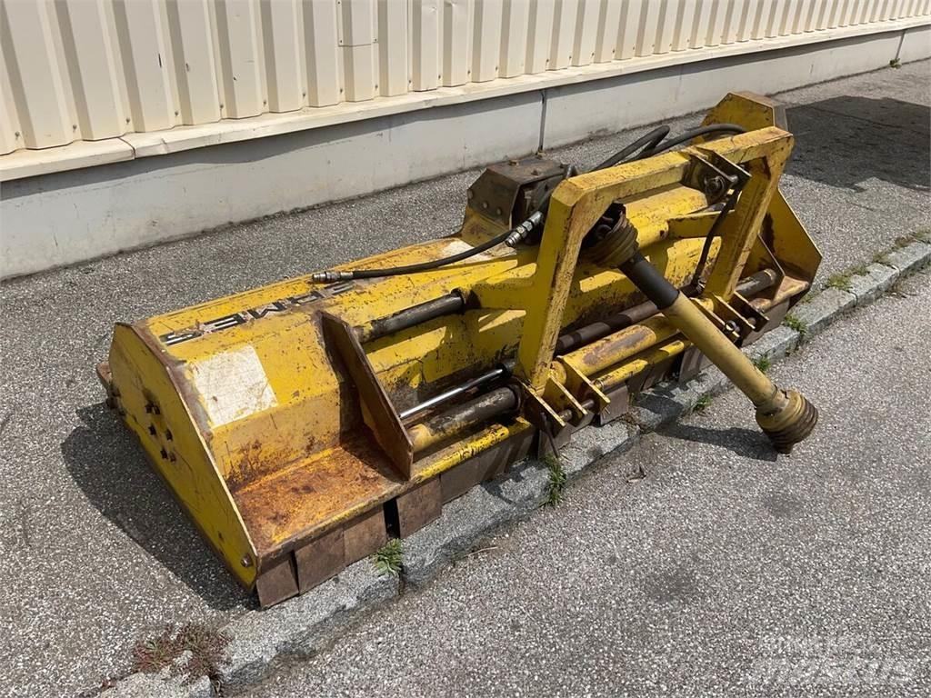 Hermes 220 Mulcher 莖葉去葉機