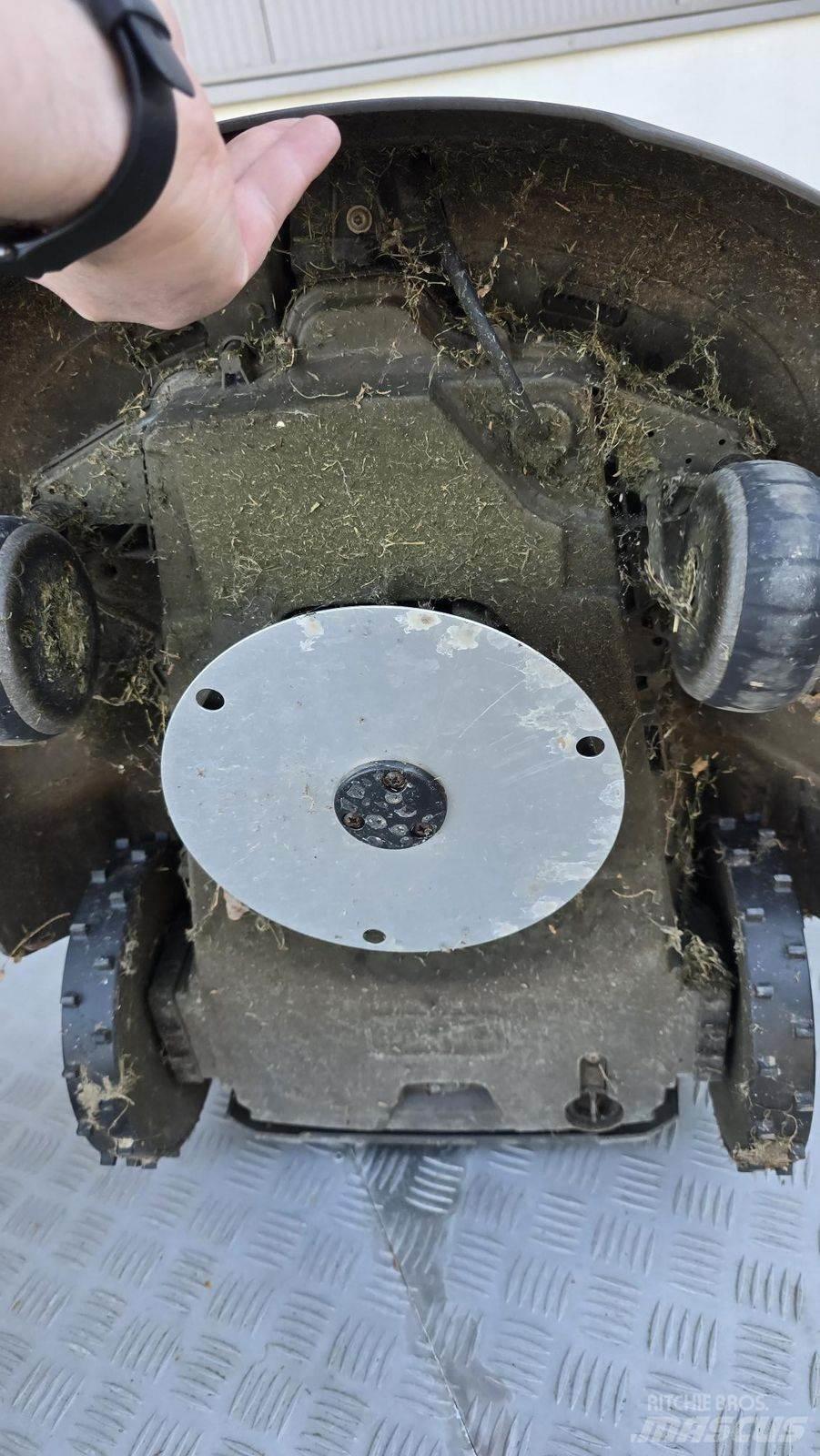 Husqvarna AM310 其他地面照料機械