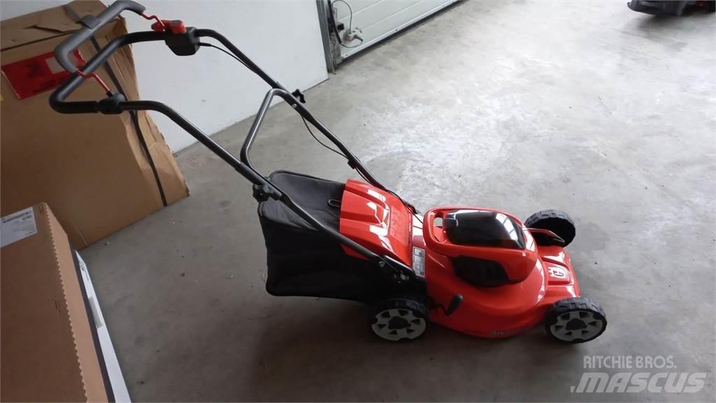 Husqvarna LC 137i 騎乘式割草機