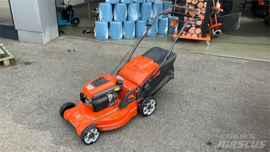 Husqvarna LC 253S 騎乘式割草機