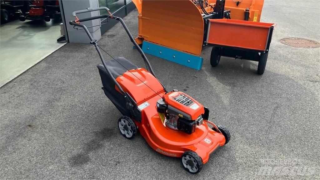 Husqvarna LC 253S 騎乘式割草機