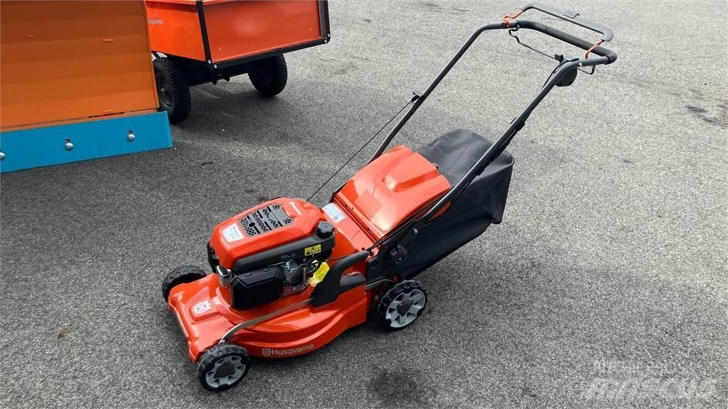 Husqvarna LC 347V 騎乘式割草機