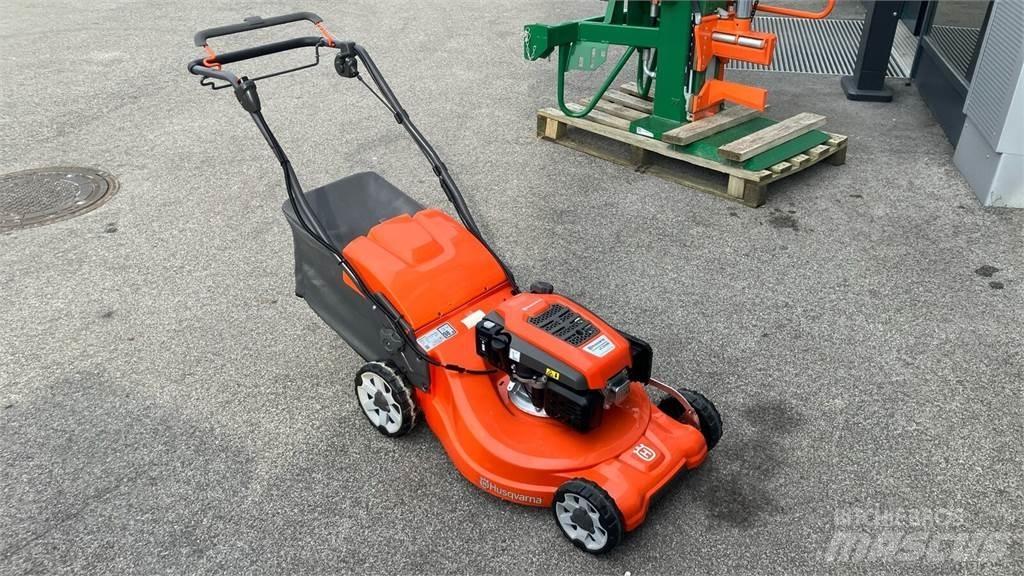Husqvarna LC 353VE 騎乘式割草機