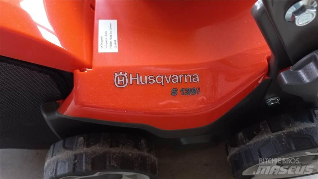 Husqvarna S138i 其他地面照料機械