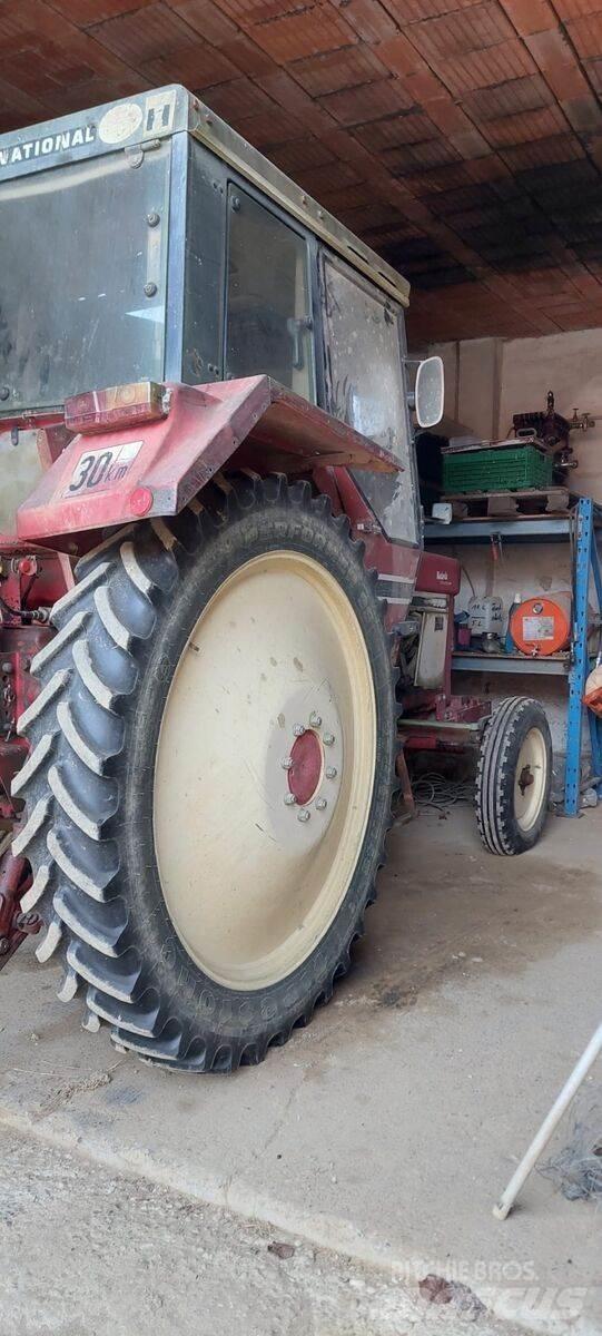 IHC 955 曳引機