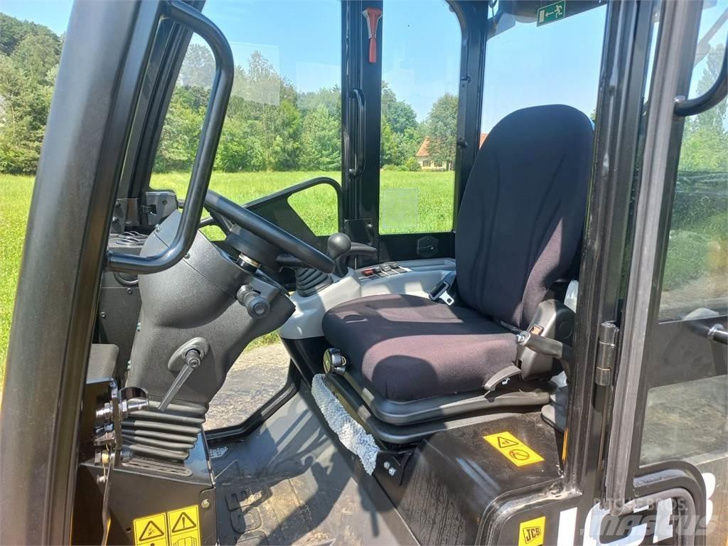 JCB 403 Agri 前端裝載機和挖掘機