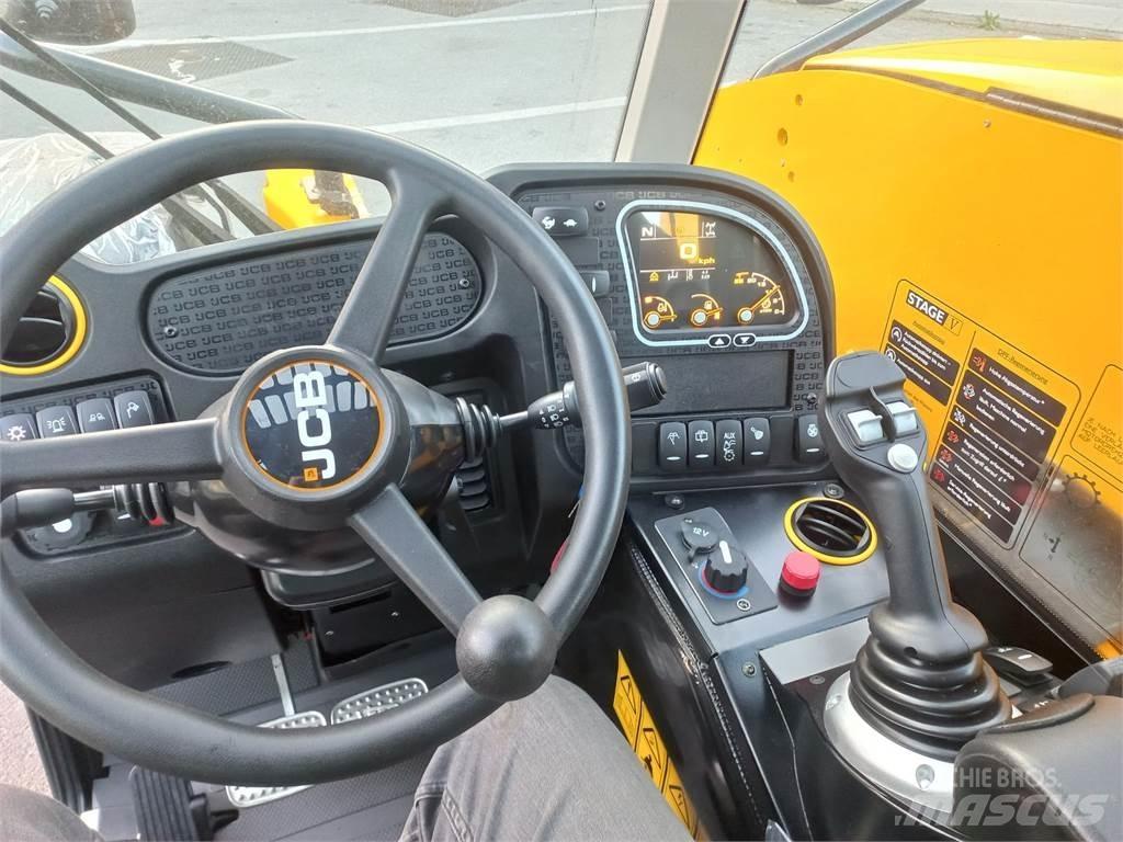 JCB AgriPlus 525-60 伸縮臂操作車