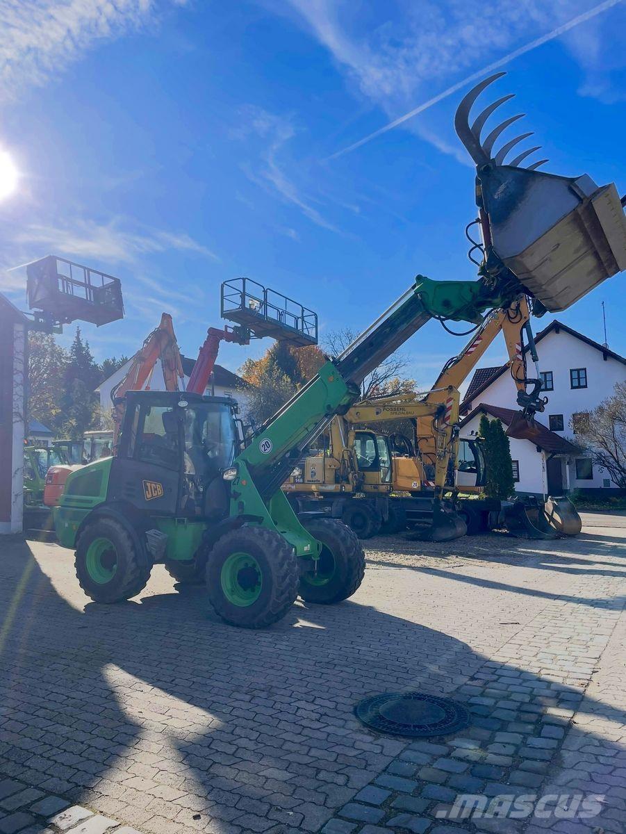 JCB TM 220 輪胎式裝載機