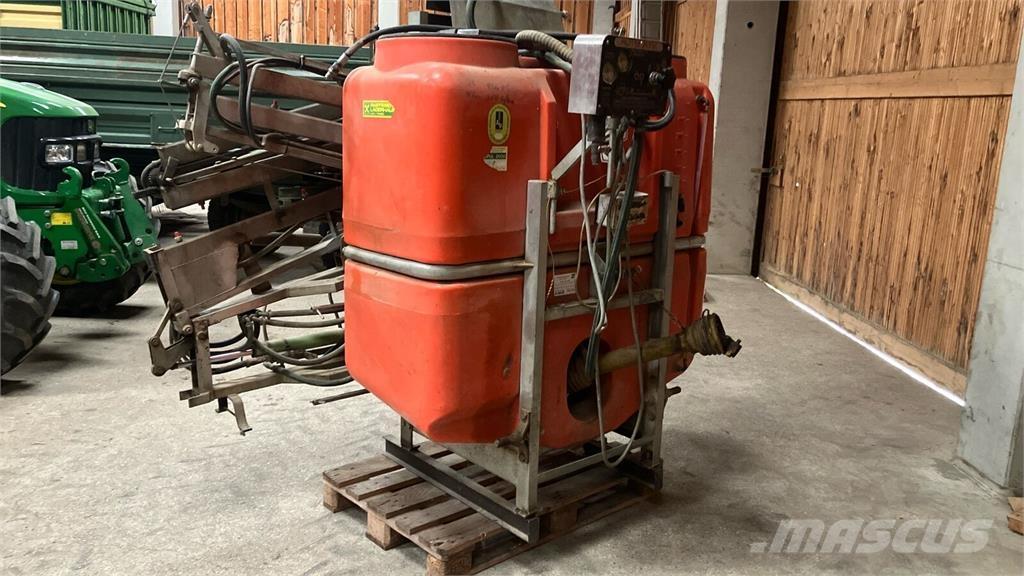  Jessur Automatic 牽引式噴霧機