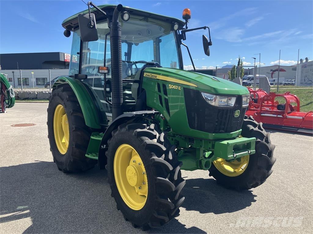 John Deere 5067E 曳引機