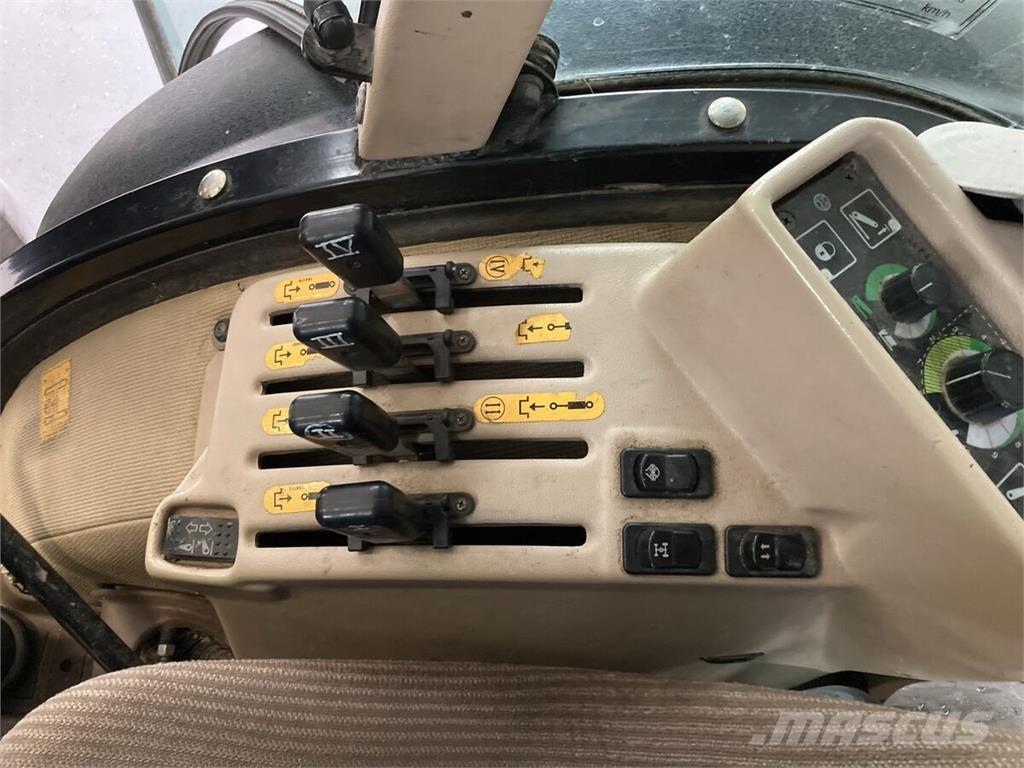 John Deere 5515F 曳引機