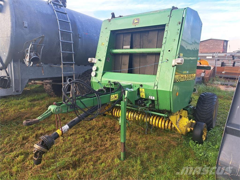 John Deere 570 圓型牧草打包機