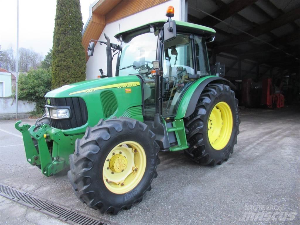 John Deere 5820 曳引機