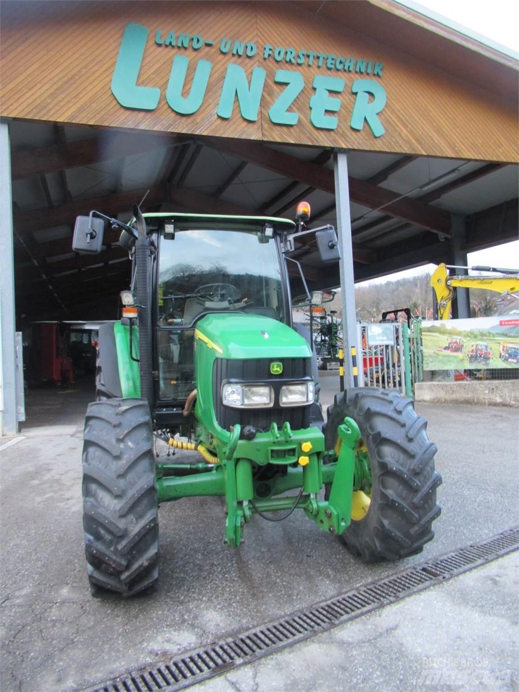 John Deere 5820 曳引機