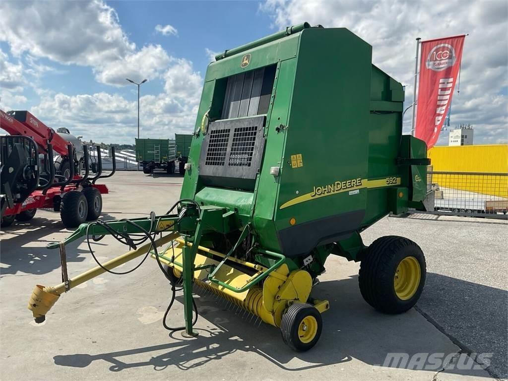 John Deere 592C 圓型牧草打包機