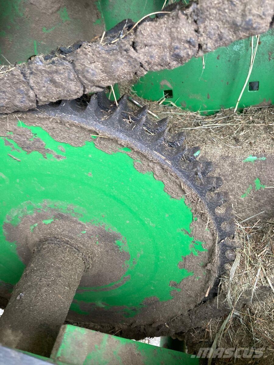 John Deere 592C 圓型牧草打包機