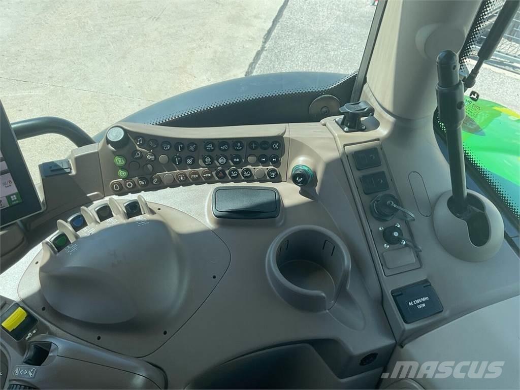 John Deere 6110R 曳引機
